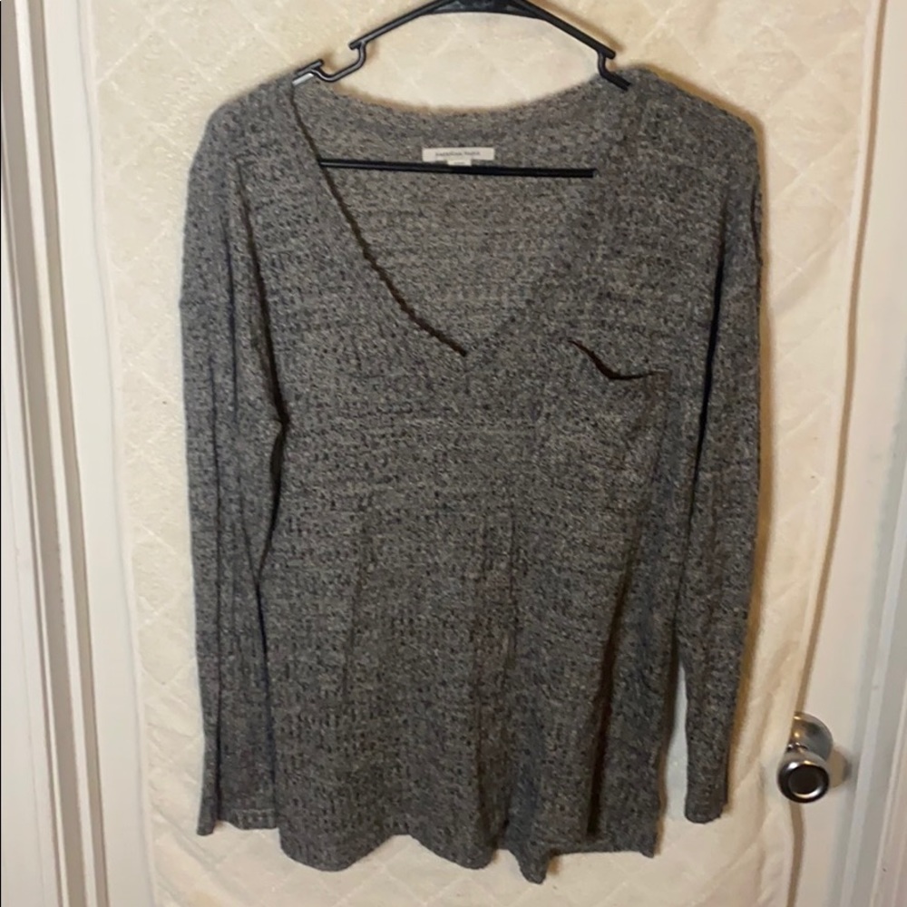 American Eagle V-Neck